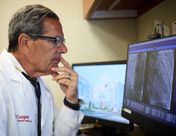 Koren heart on computer monitor